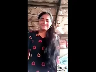 desi village indian girlfreind showing boobs and pussy be advantageous to boyfriend